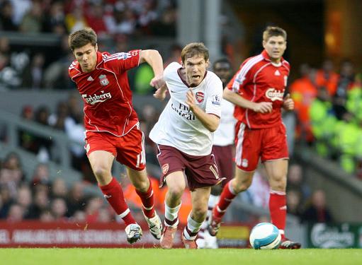 2025英雄联盟职业联赛有新规：增加赛季中期的转会期