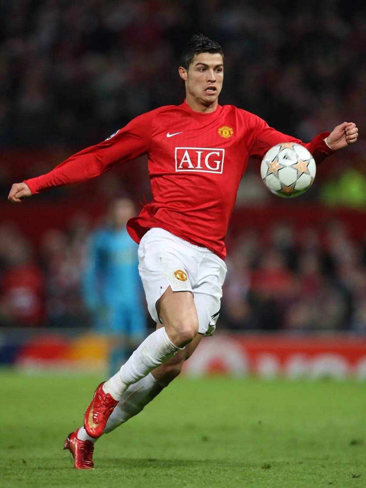 贝拉达：曼联的引援部门正在全力以赴地工作；新援适应得不错