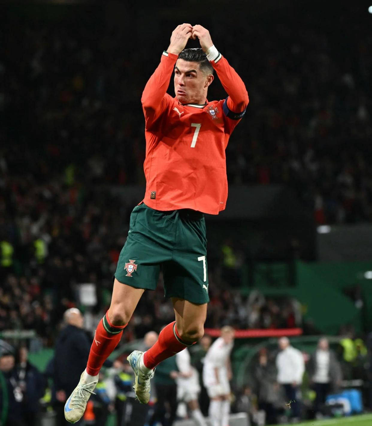 葡媒：C罗明夏世界杯后将与乔治娜在马德拉岛举办婚礼