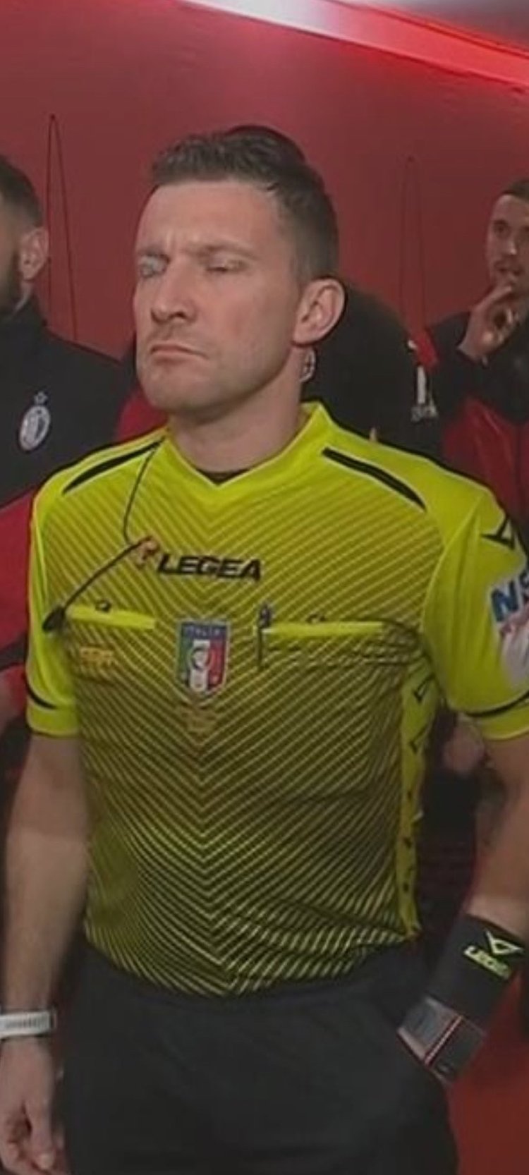 篮球NBA裁判承认关键球判罚存在问题