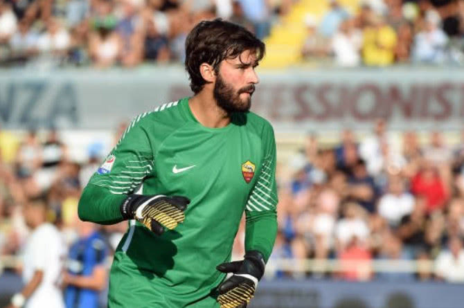 阿森纳为巴黎当红新援强势出击，利物浦加入争夺战引发激烈竞争