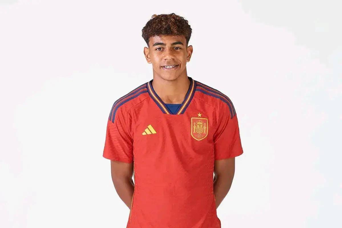 内雷斯灵光闪现，霍伊伦进球嗅觉敏锐，那不勒斯敲开胜利之门！